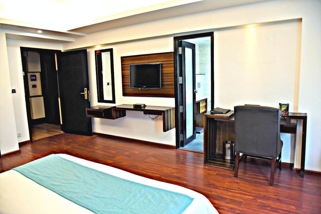 Virohaa Hotel Yeni Delhi Dış mekan fotoğraf