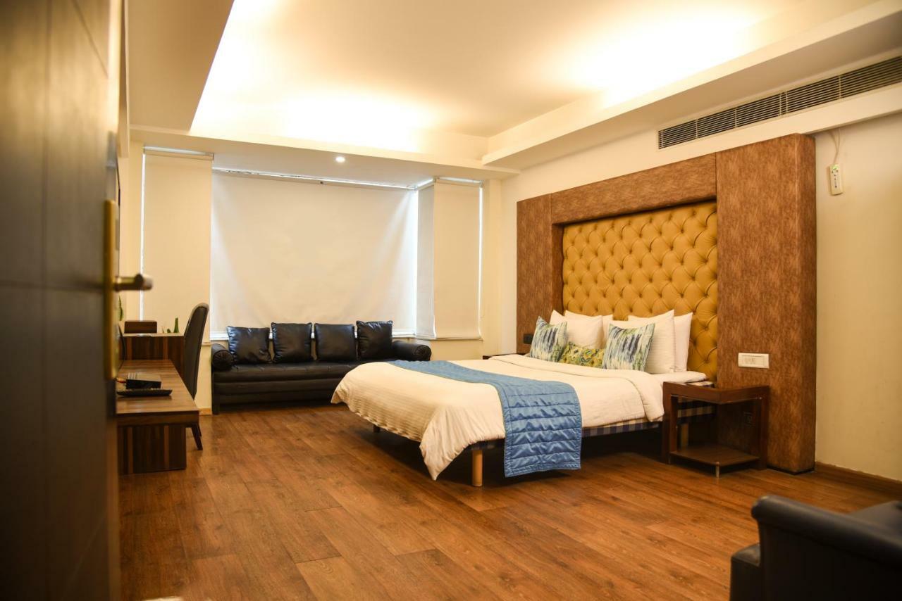 Virohaa Hotel Yeni Delhi Dış mekan fotoğraf