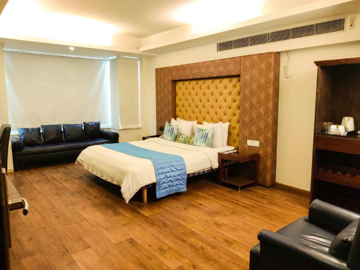 Virohaa Hotel Yeni Delhi Dış mekan fotoğraf
