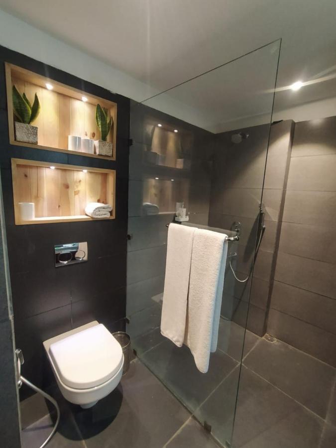 Virohaa Hotel Yeni Delhi Dış mekan fotoğraf